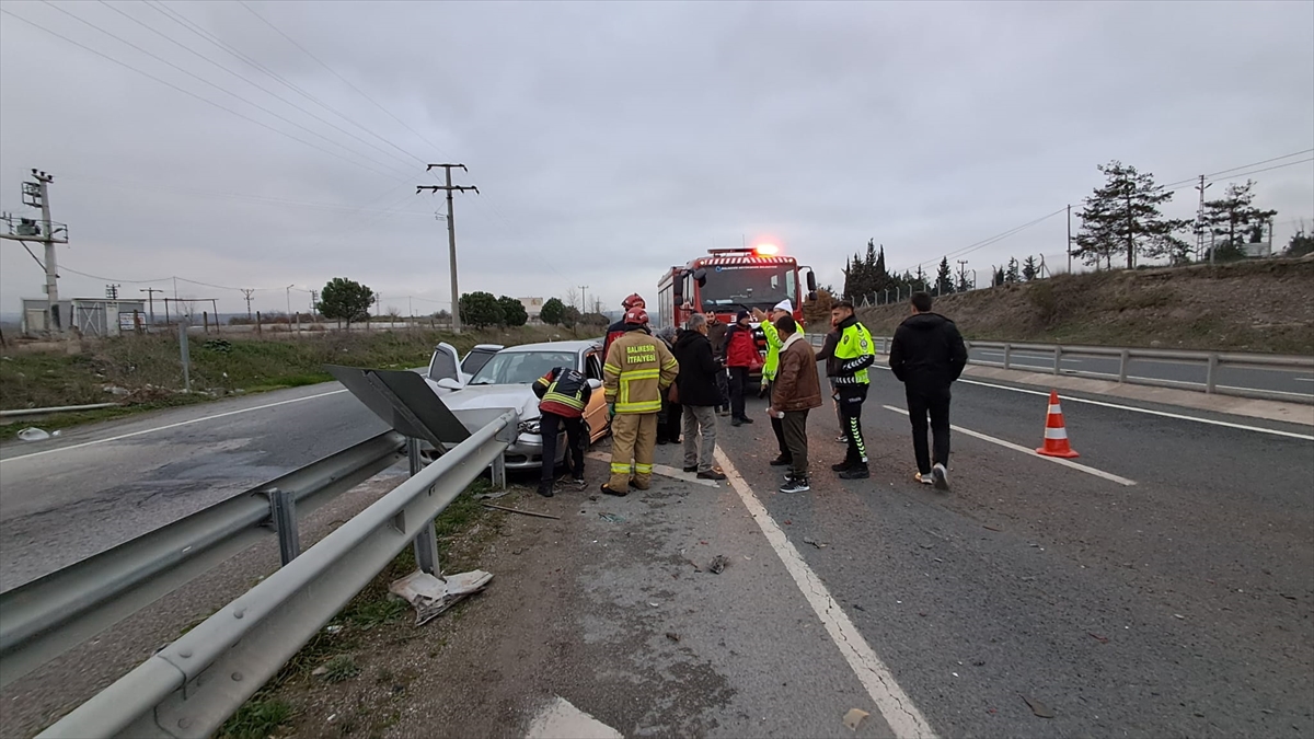 A A 20251227 40088722 40088720 B A L I K E S I R D E I K I O T O M O B I L C A R P I S T I 5 K I S I Y A R A L A N D I