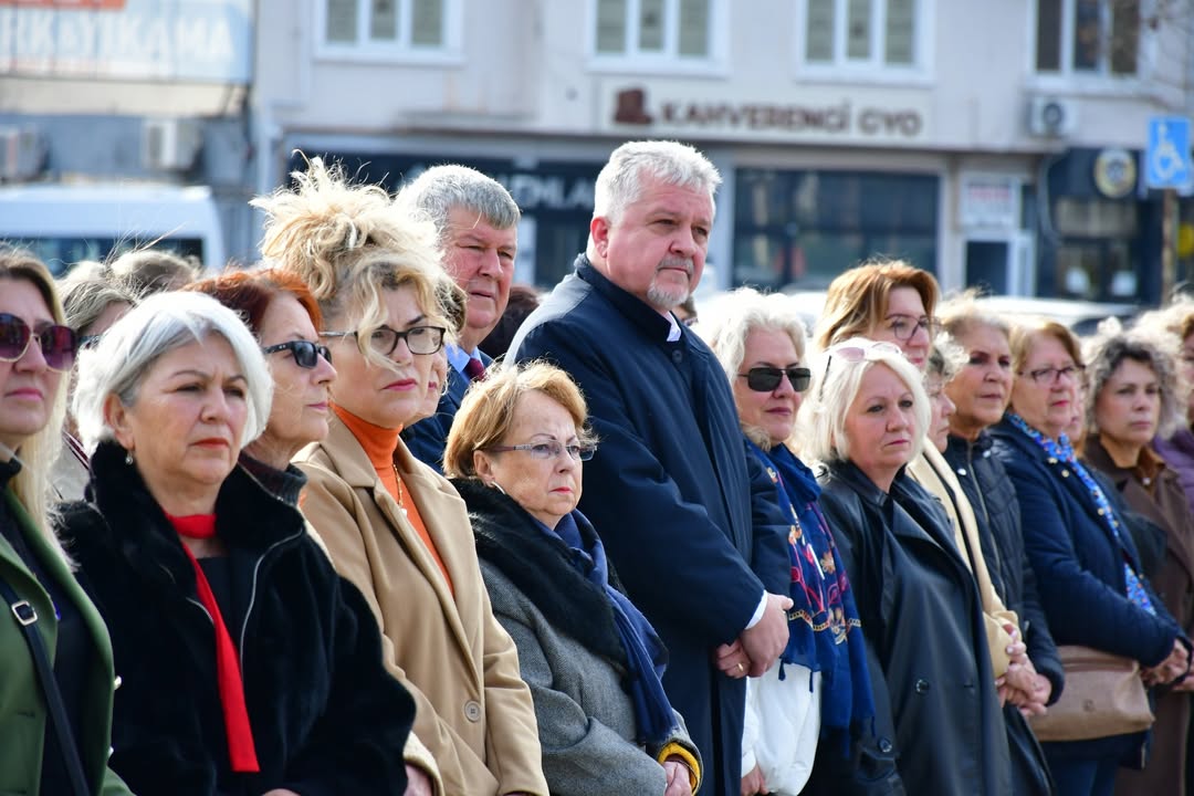 Belediye Başkanımız Dr. Murat Gerenli Ve Belediye Başkan Yardımcımız Derya Aktan, Türk Kadınına (4)