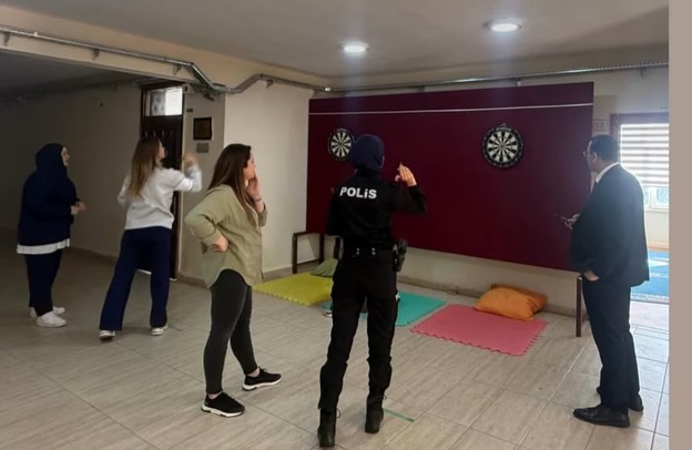 Dart Turnuvasında Bugün İlçe Nüfus Müdürlüğü Ile İlçe Millî Eğitim Müdürlüğü Takımları Karşı Kar (1)