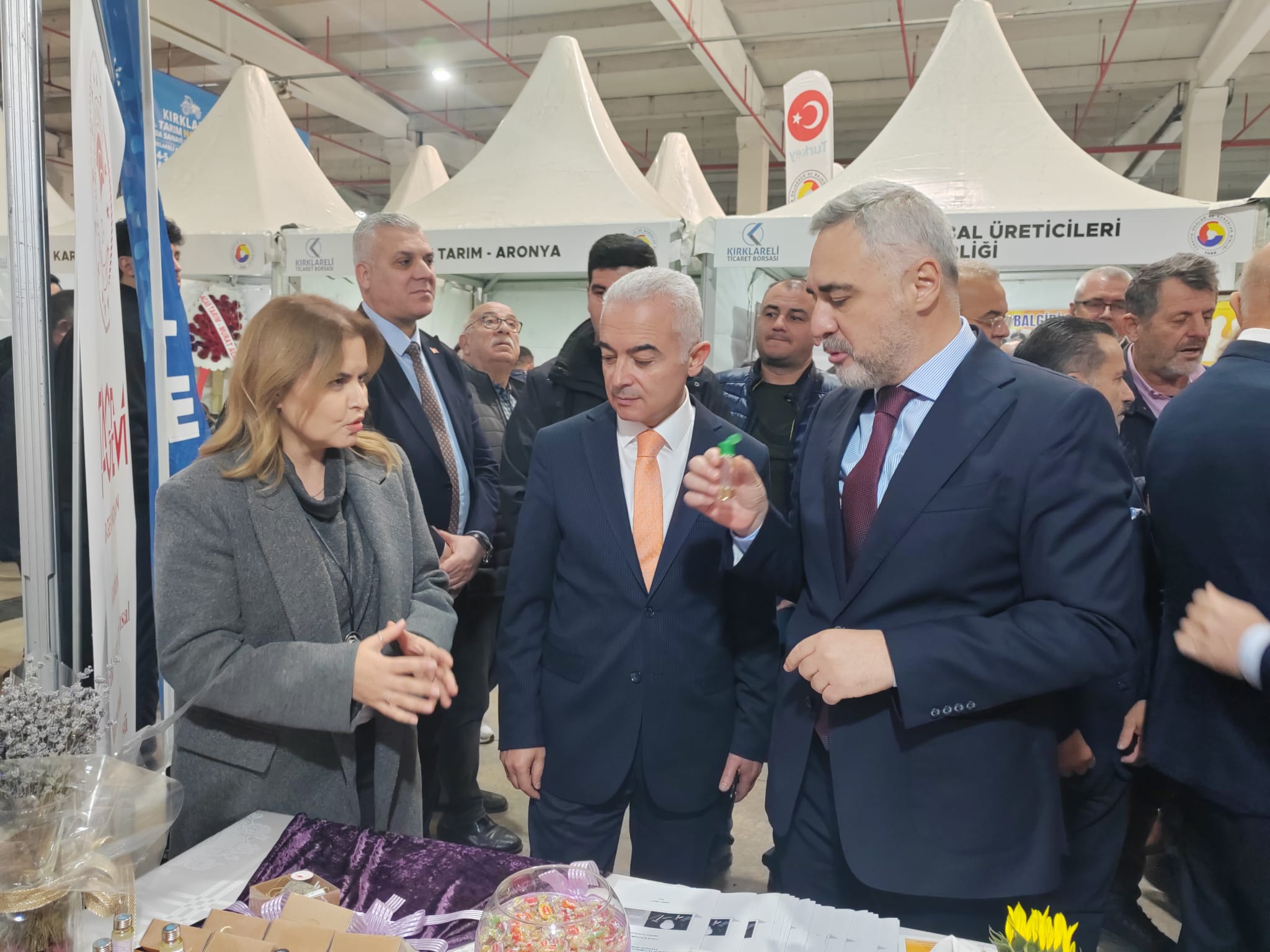 E8876946 9949 4189 8135 23D98C2Aaa49