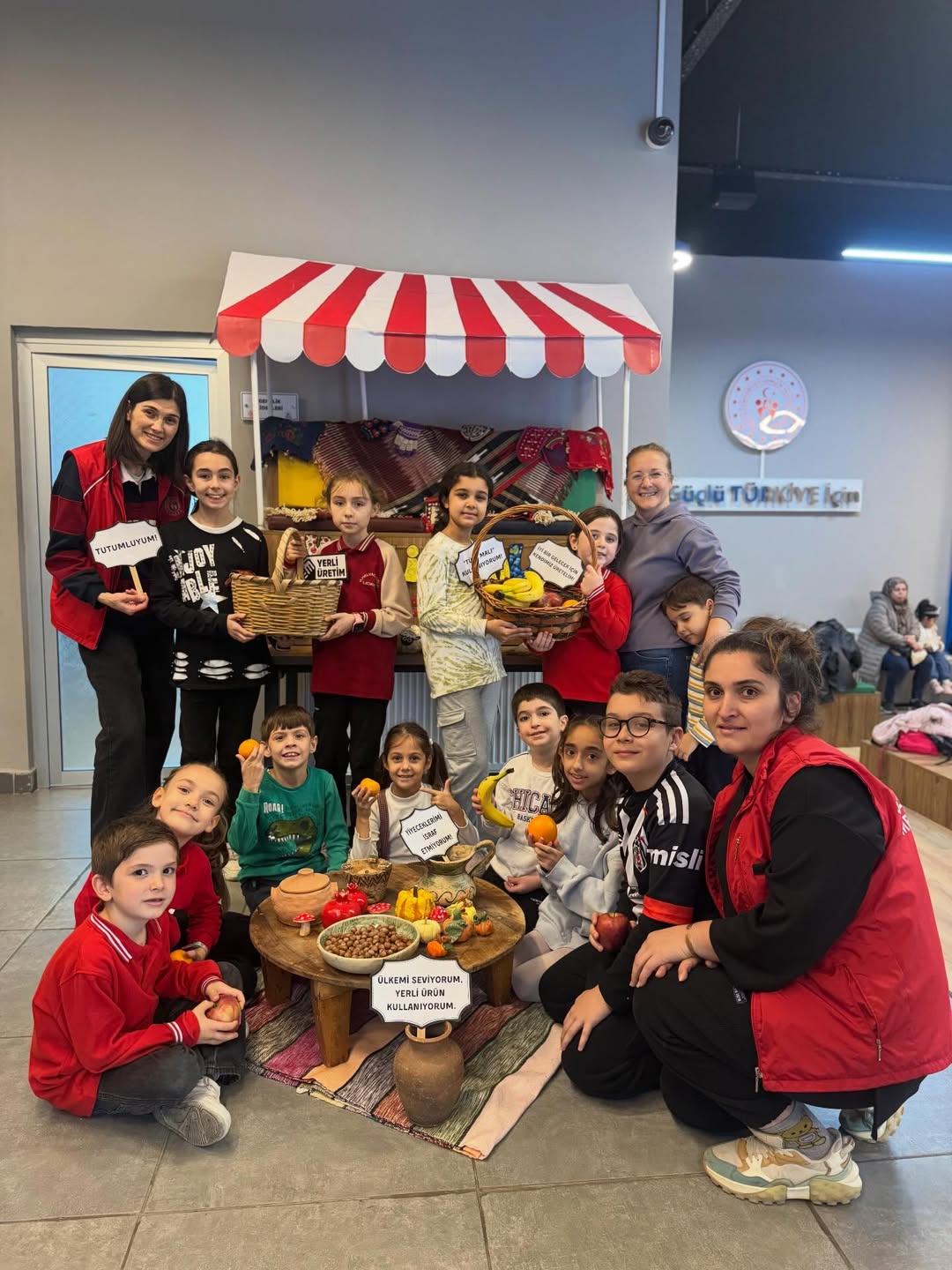 🎉 Gençlik Merkezimizde Yerli Malı Haftası’nı Keyifle Kutladık!Bugün Merkezimizde Rengârenk Bir