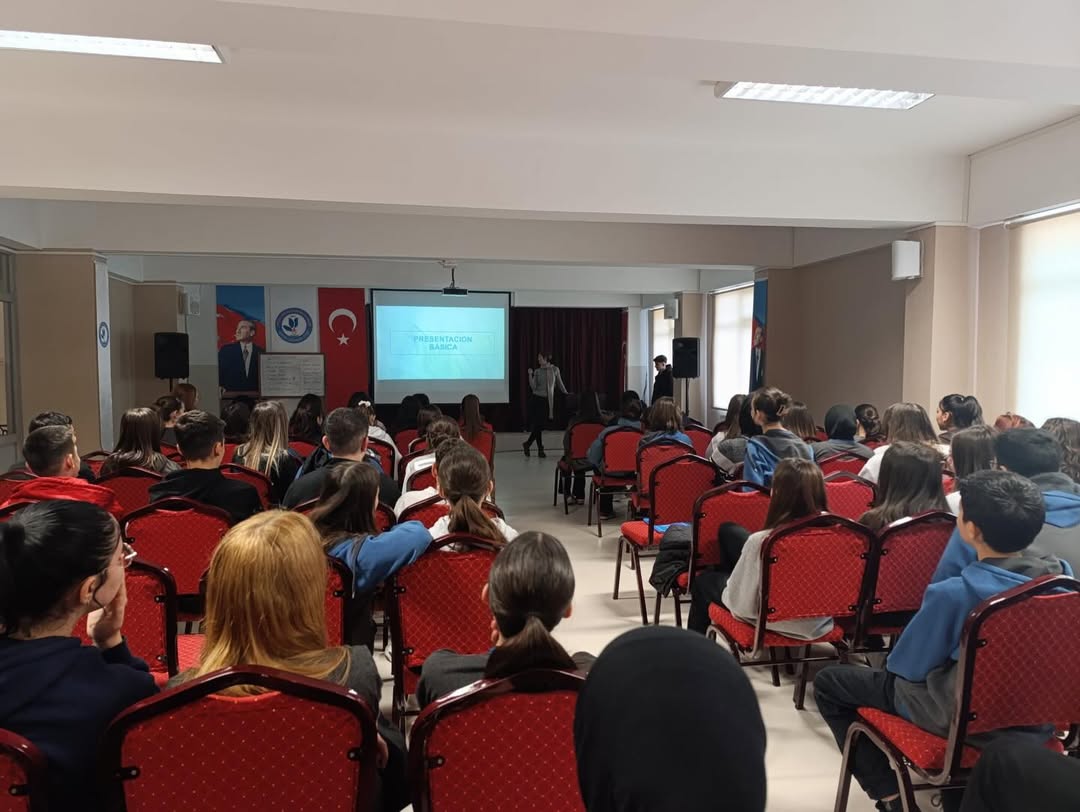 Kırklareli Tobb Sosyal Bilimler Lisesi’nde Sosyal Girişimcilik Söyleşisikırklareli Tobb Sosyal B (2)