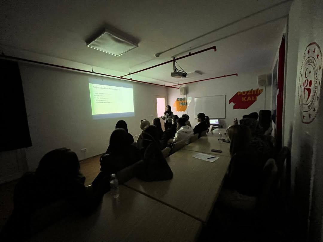 📍 Lüleburgaz Kız Yurdu🌟Gençlerimizin Bağımlılıklarla Mücadelede Farkındalık Kazanmasına Katkı (3)