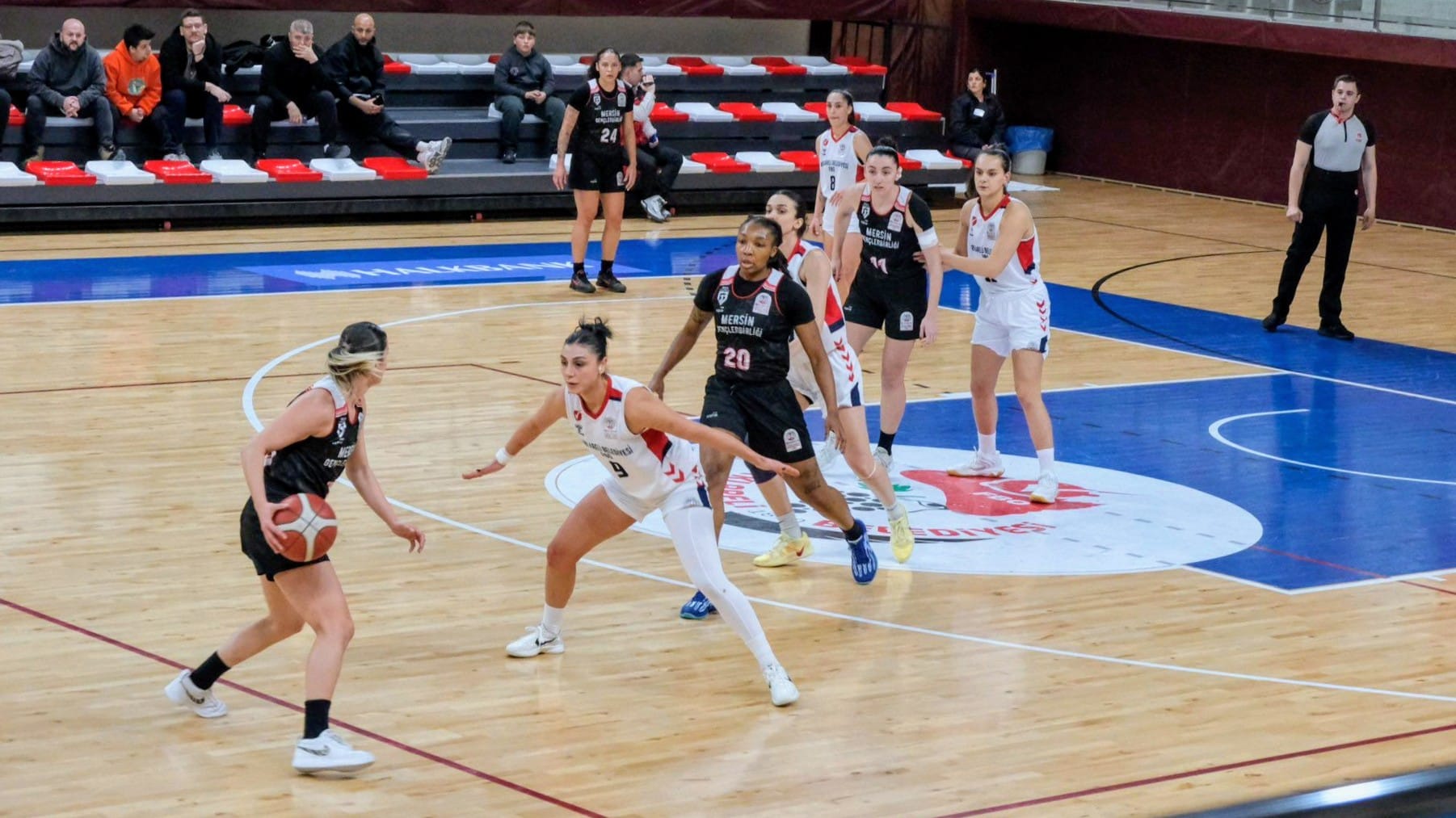 47B822Ba 8F29 4211 Ba4D F77C26A38Cb6