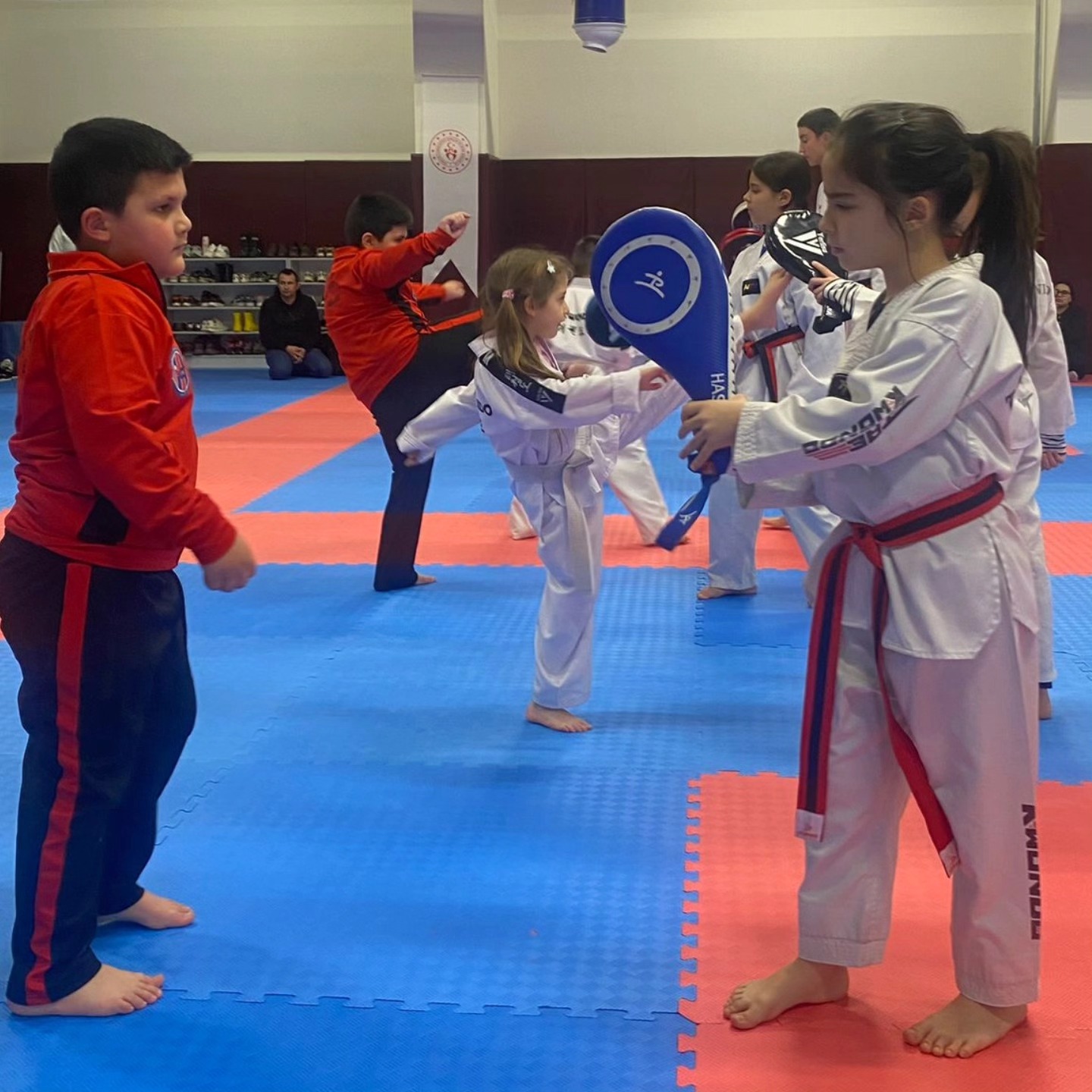 614759403 25818869674410305 6668981257282107567 N