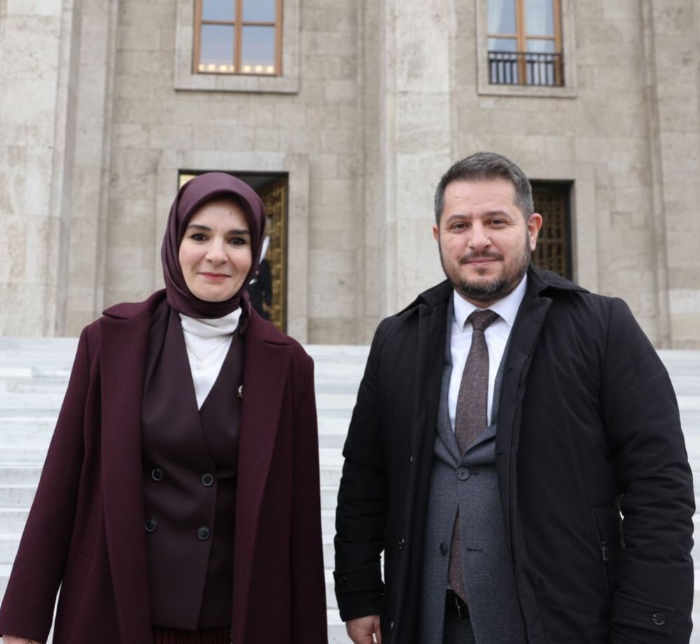 618856292 4077676592482983 5682625302918452536 N