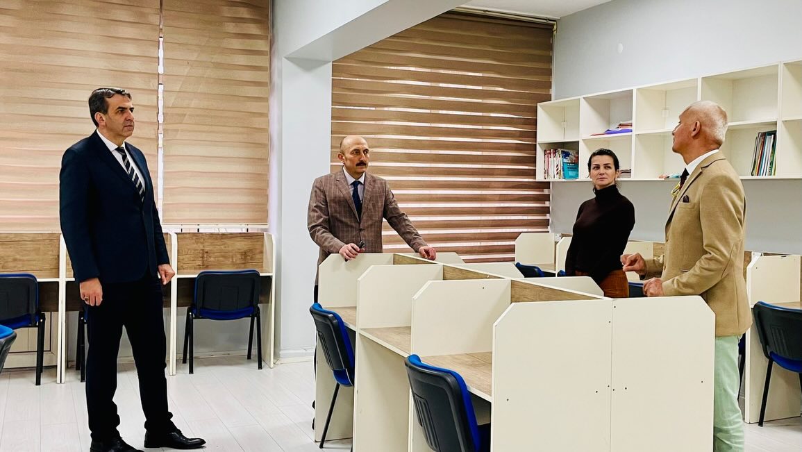 622411415 18084807743141432 6453623548727836047 N