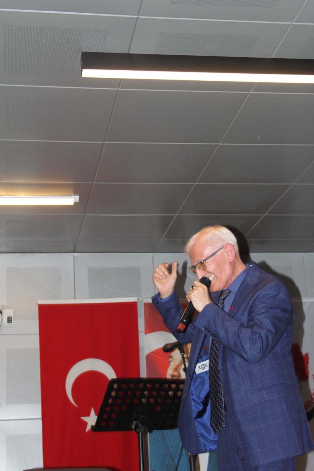 6F741Eda 0274 45Ee Bc7F E45Edd9424B1