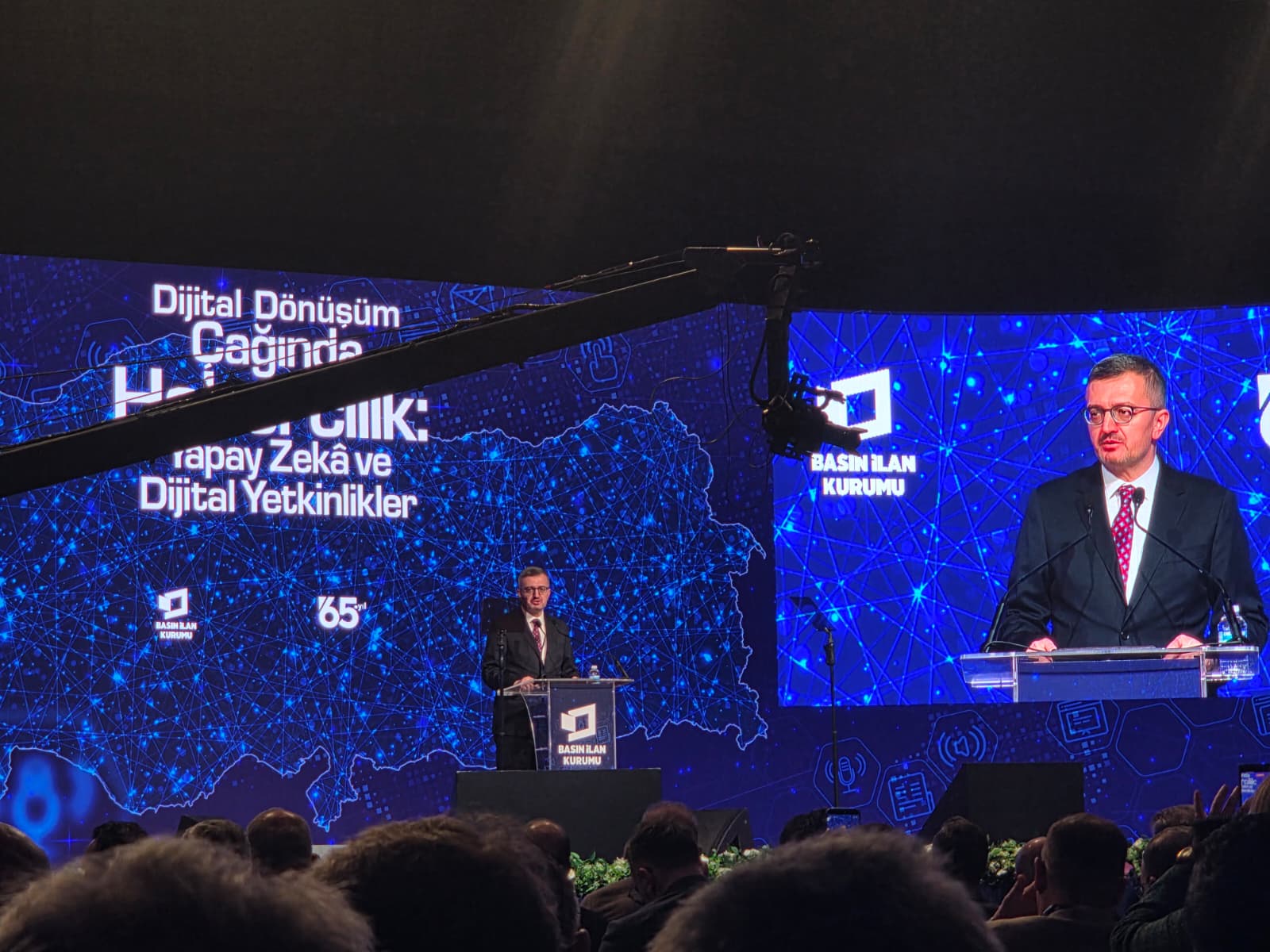 94E9D786 459F 4Fe2 9F2C C9F49Ffe5B6E