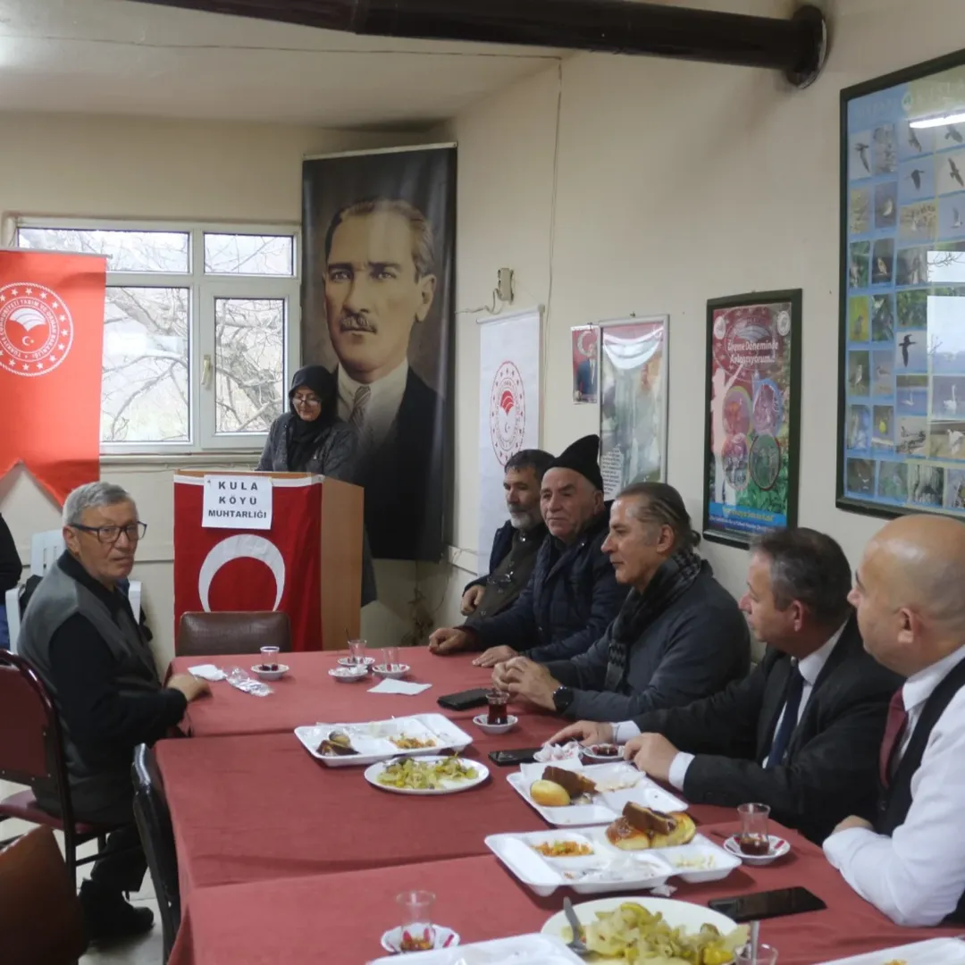 Büyük Bir Özveriyle Süreci Tamamlayan Kursiyerlerimiz, Sertifikalarını İl Müdürümüz Sayın Gökha (1)