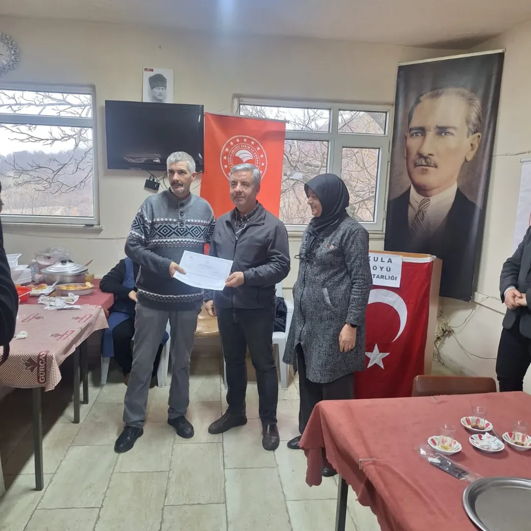 Büyük Bir Özveriyle Süreci Tamamlayan Kursiyerlerimiz, Sertifikalarını İl Müdürümüz Sayın Gökha (18)