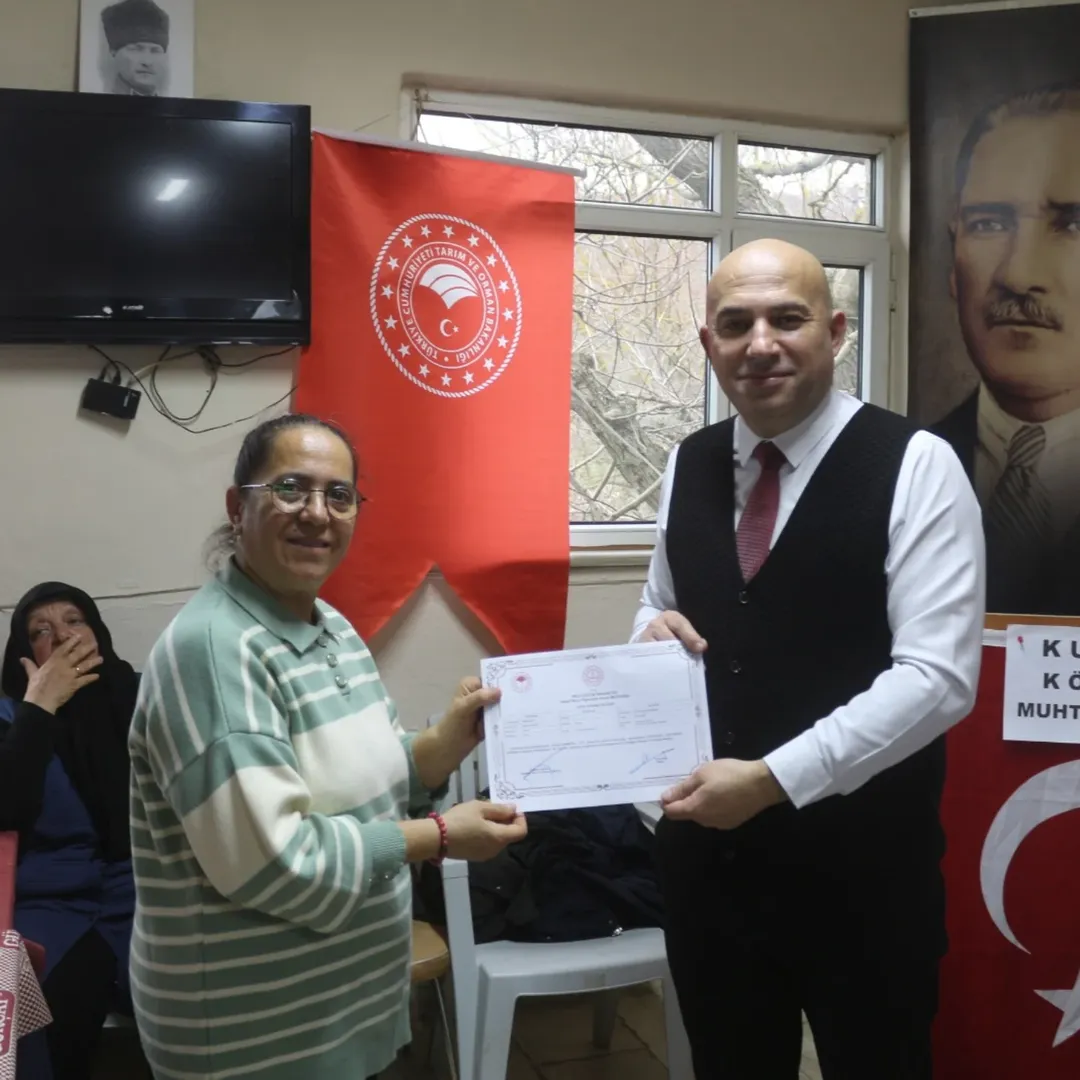 Büyük Bir Özveriyle Süreci Tamamlayan Kursiyerlerimiz, Sertifikalarını İl Müdürümüz Sayın Gökha (5)