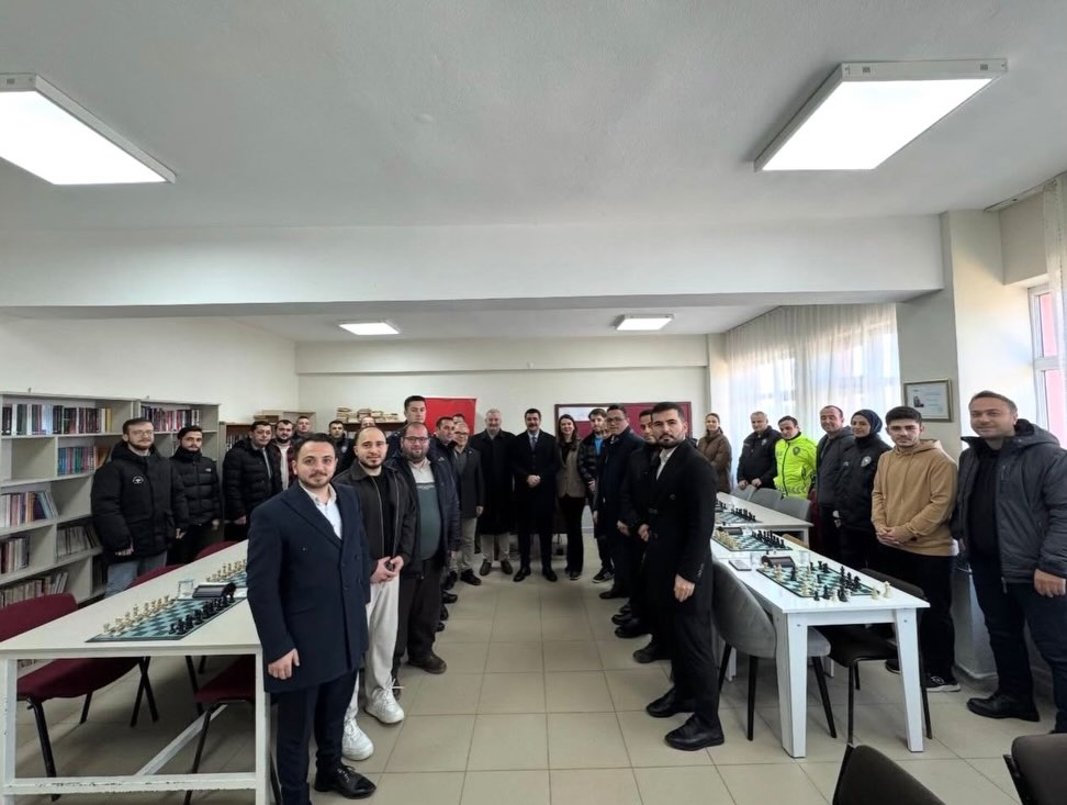 Pehlivanköy’de Kamu Ve Esnaflar Arası Satranç Turnuvası Başladıpehlivanköy’de Düzenlenen Kamu Ve (1)