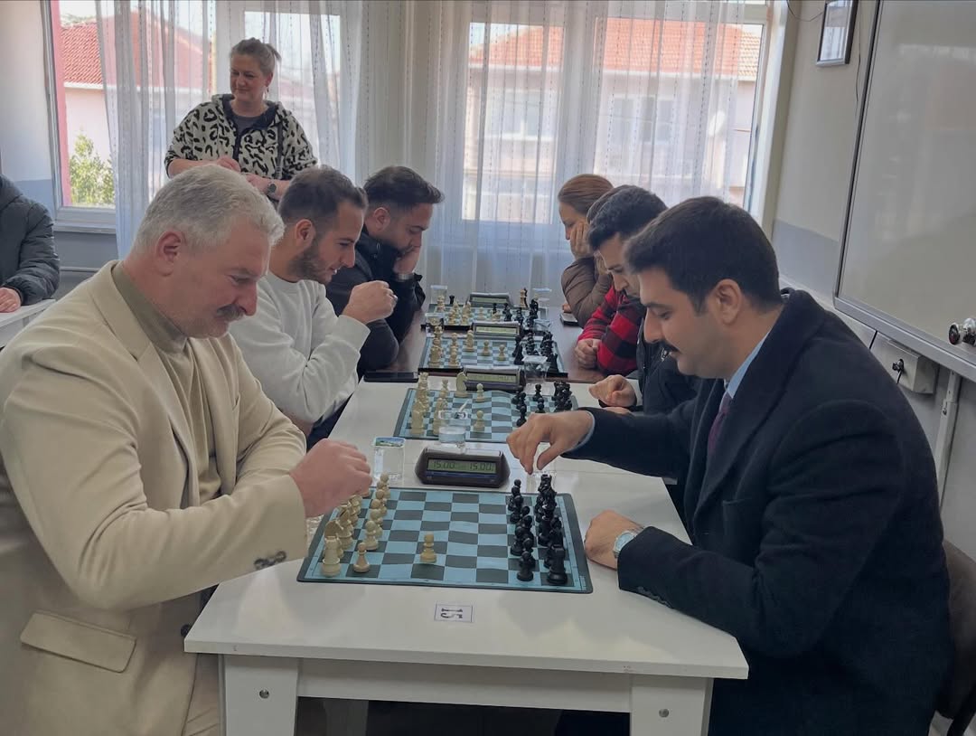 Pehlivanköy’de Kamu Ve Esnaflar Arası Satranç Turnuvası Başladıpehlivanköy’de Düzenlenen Kamu Ve (4)