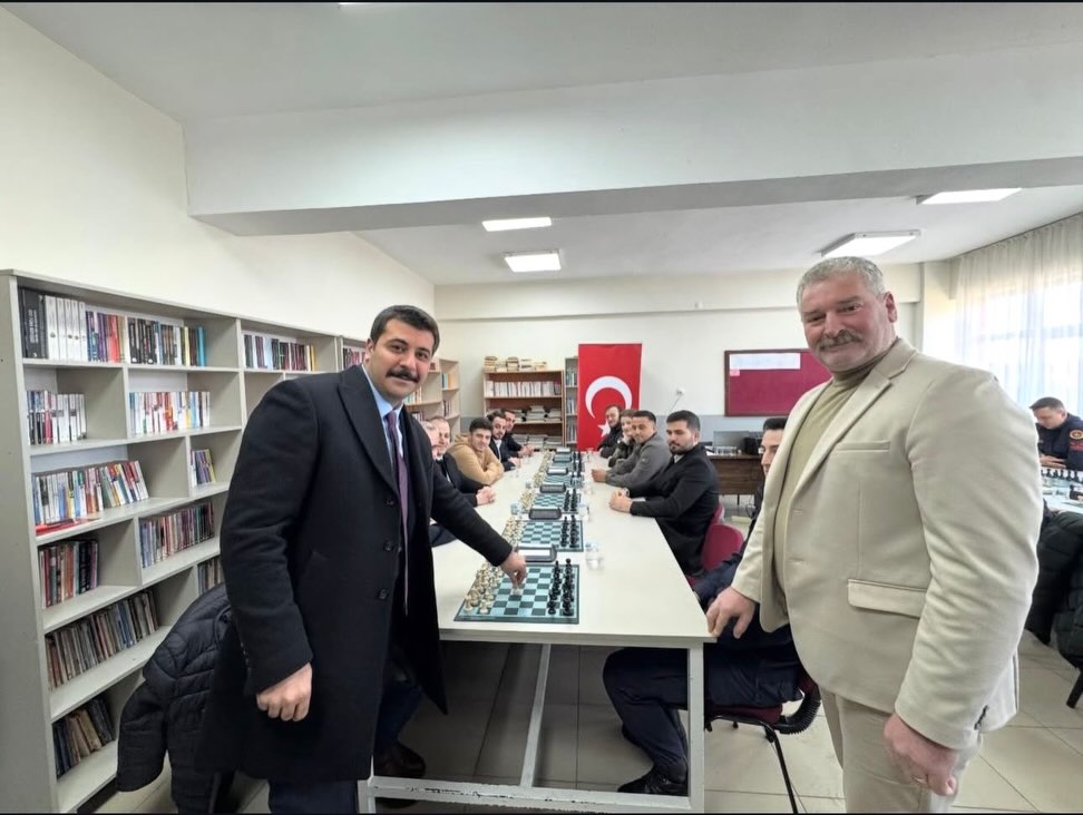 Pehlivanköy’de Kamu Ve Esnaflar Arası Satranç Turnuvası Başladıpehlivanköy’de Düzenlenen Kamu Ve