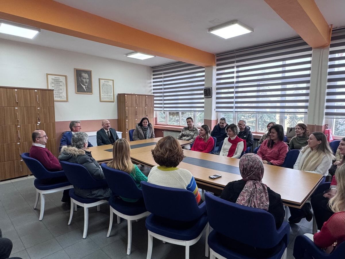 624725962 18085741397141432 4904207189013136382 N