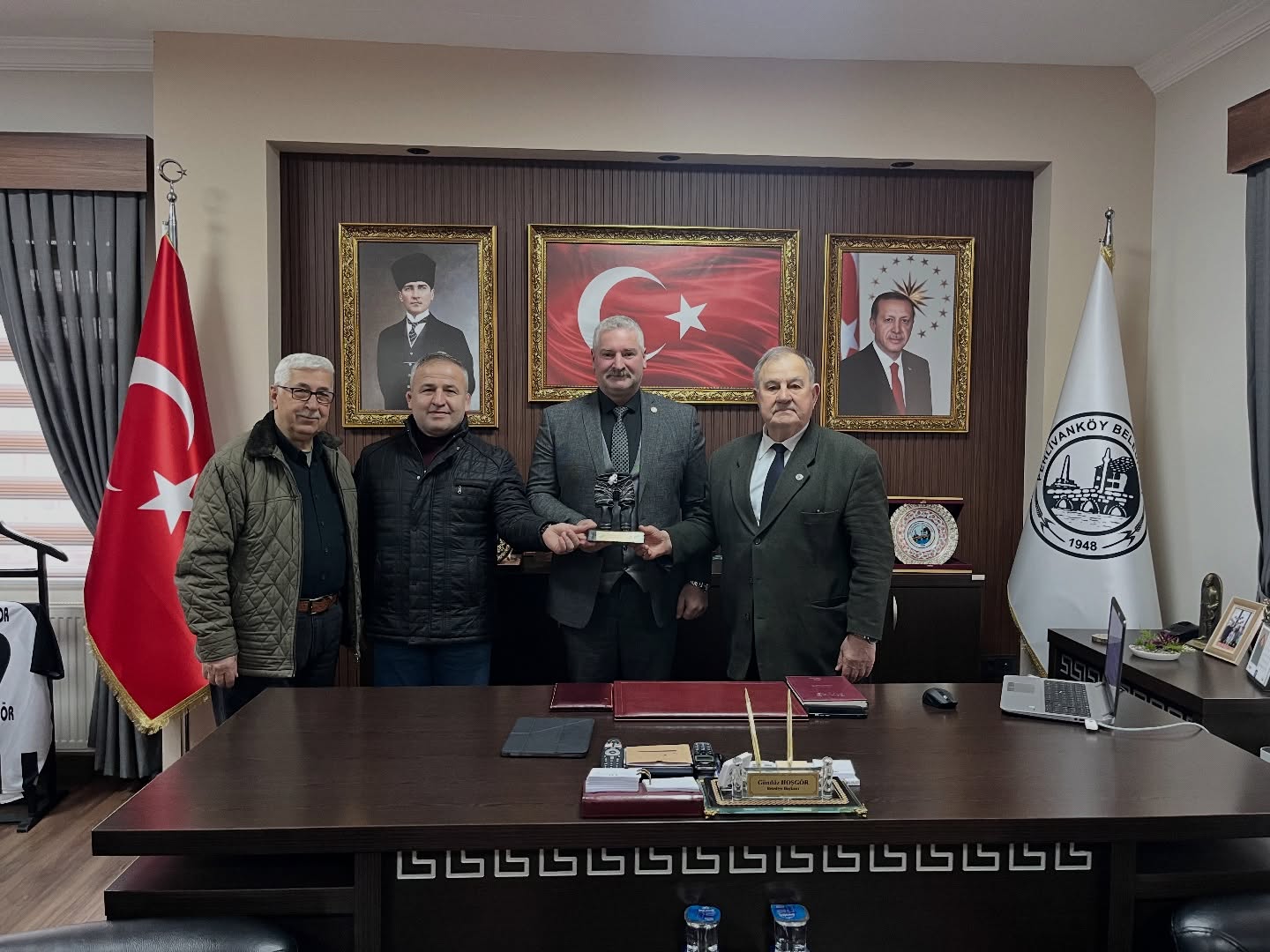 631537925 18521588863069775 1547048516930539914 N