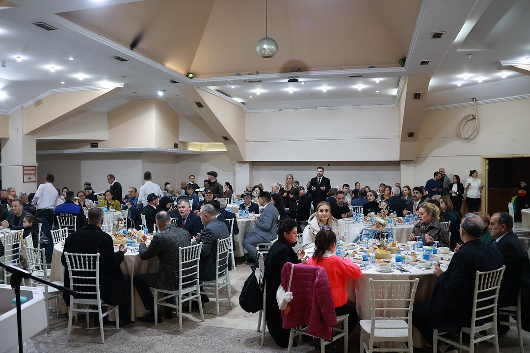 638295782 17948528760109197 8869281263889052637 N