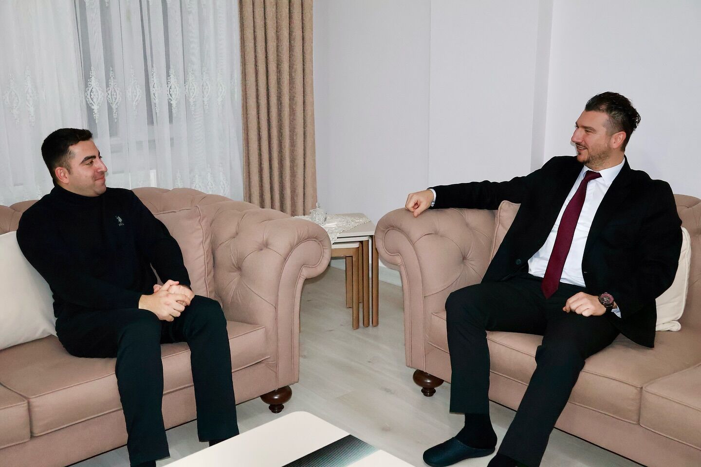 641099197 17949359622109197 7379378922756571997 N