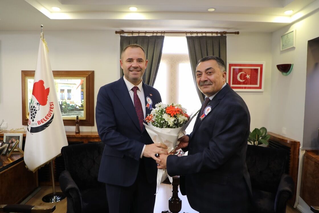 641662831 18561712837020172 695487425634537153 N