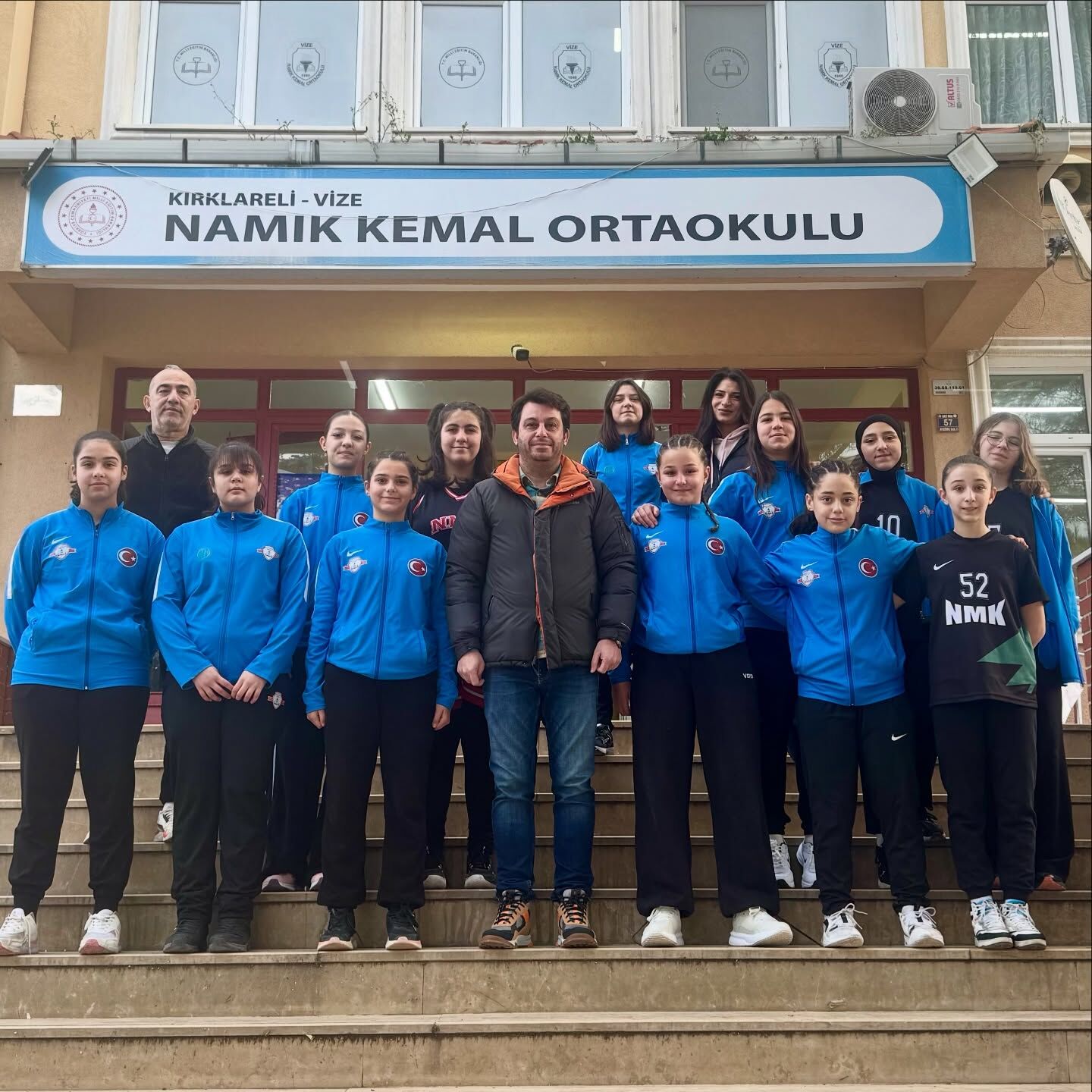 641984590 18032109431788354 2459047393536805838 N