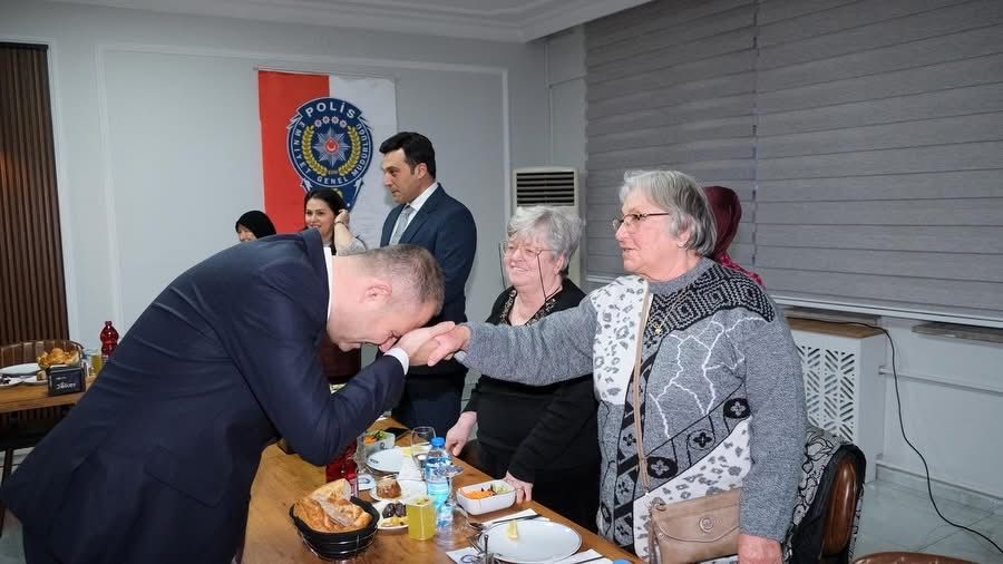 96C4Ef37 A30C 416B B55B 35C5D5E86072