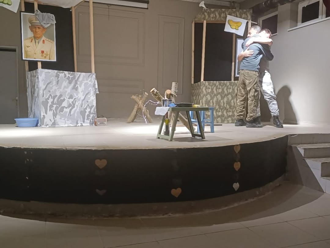 Muzaffer İzgü’nün Kaleminden Çıkan Ve Özgür Koç’un Yönettiği “Sınır” ‘Savaş Karşıtı Savaş Oyunu’ (3)