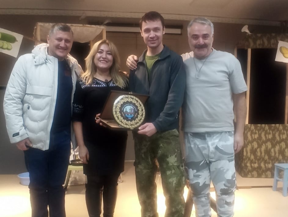 Muzaffer İzgü’nün Kaleminden Çıkan Ve Özgür Koç’un Yönettiği “Sınır” ‘Savaş Karşıtı Savaş Oyunu’