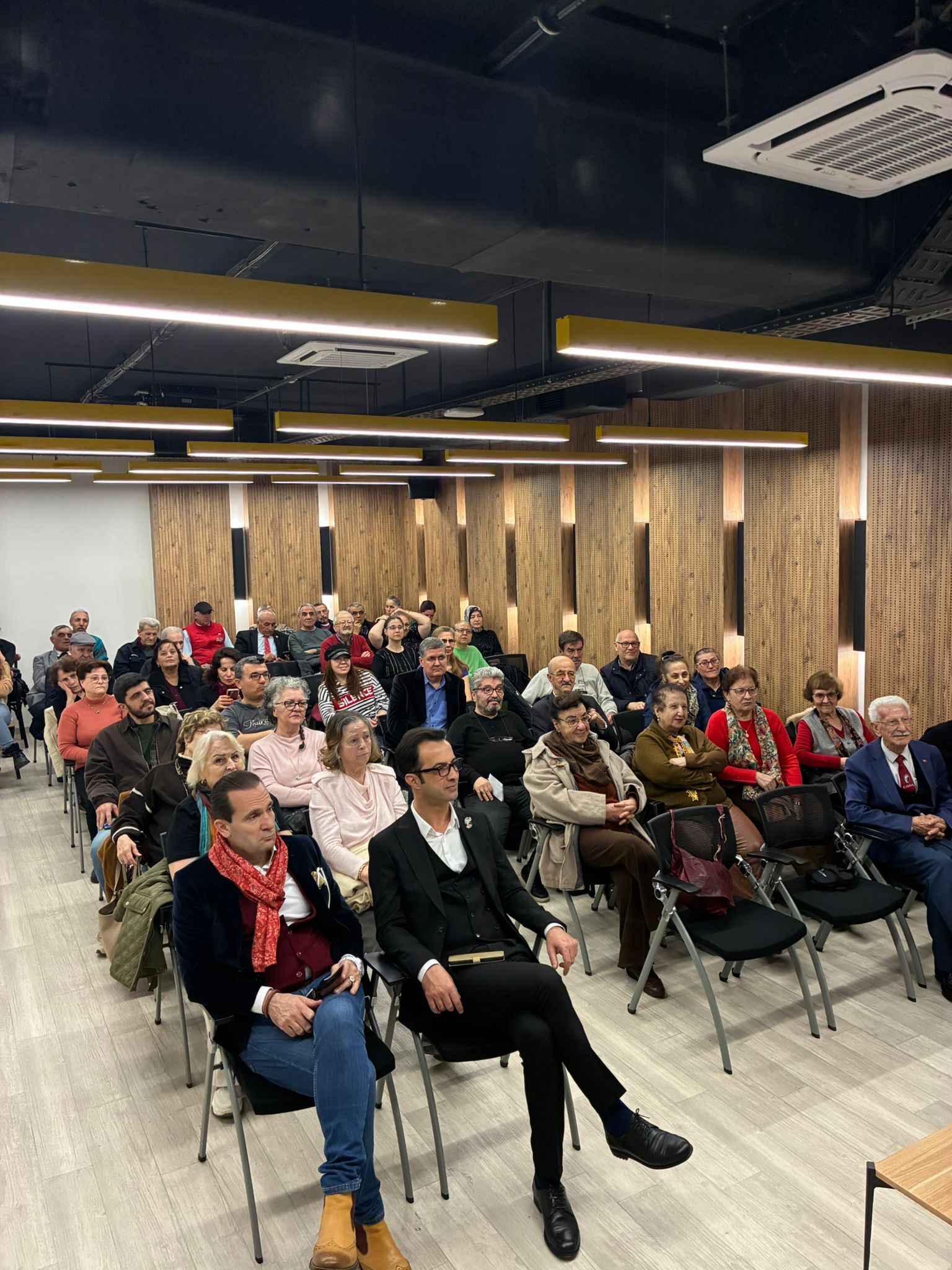 09Ad7D7A 2A1C 48C3 B2Fc C0E93427B4Fe