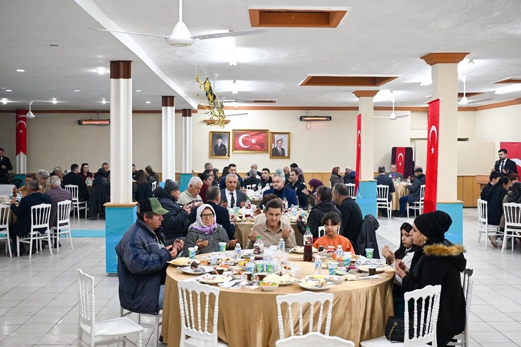 643544932 18526379881069775 4804377745045405016 N