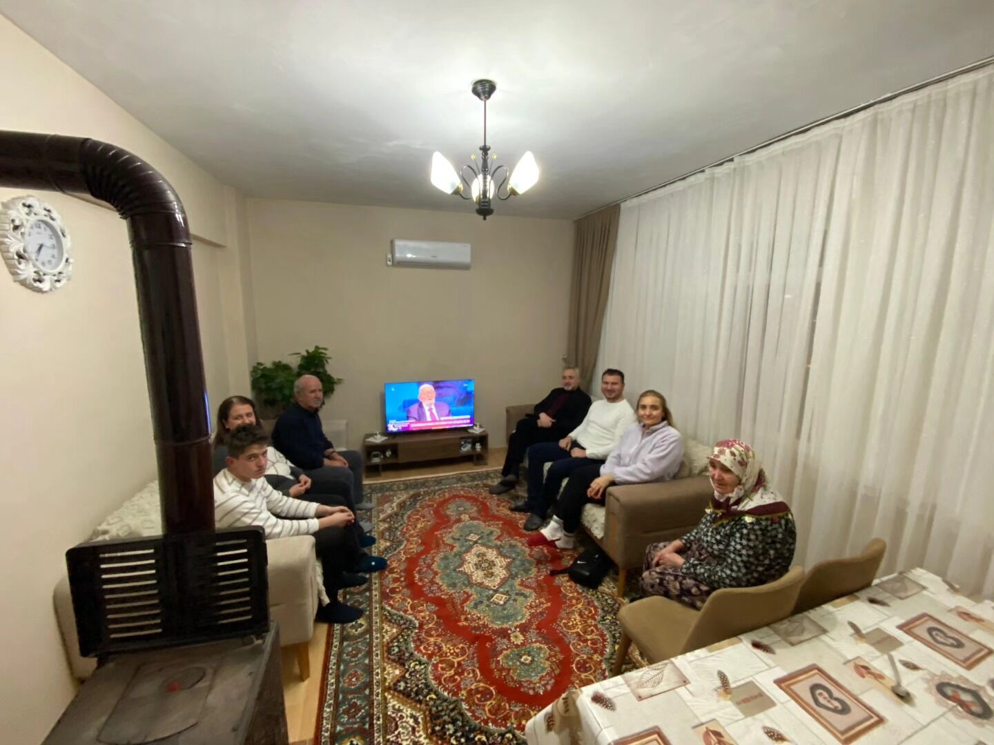 643985024 858745170527915 2896120826589370390 N