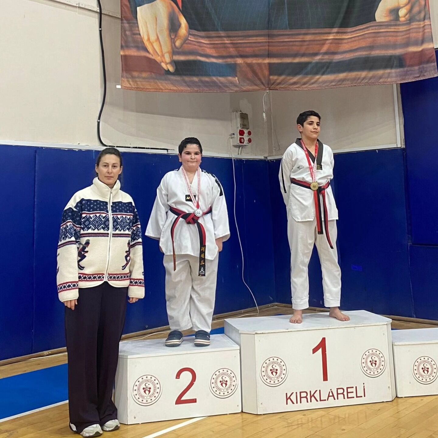 645898443 26289272984036636 1261709765121509478 N