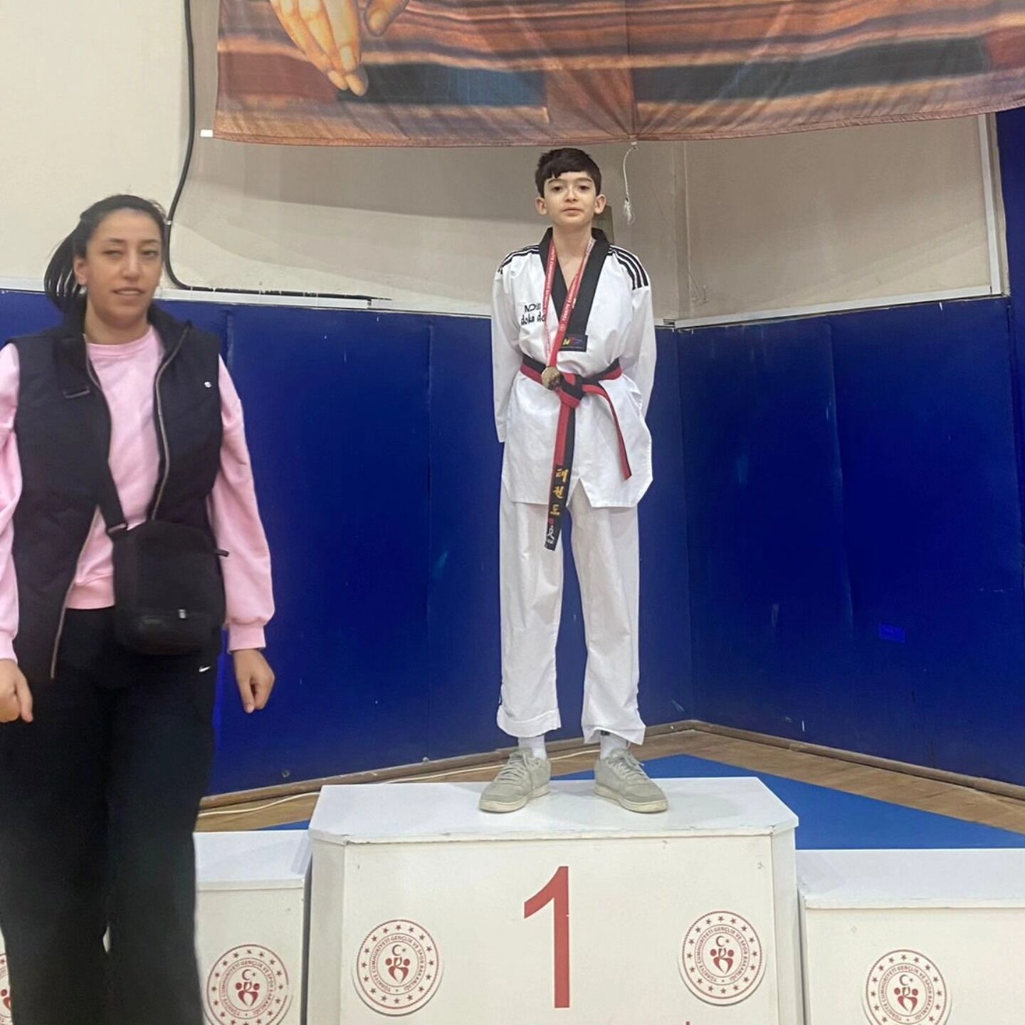 645942135 26289272980703303 4382804175039792403 N