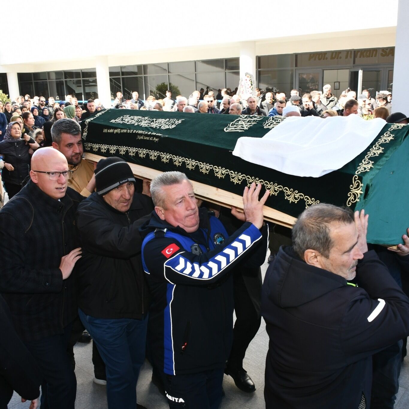 646914342 1508673593951460 1180796913672563382 N