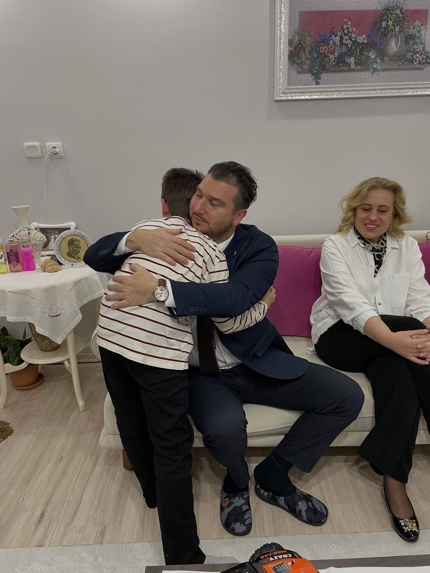 648785359 17952585003109197 6392596931298054902 N