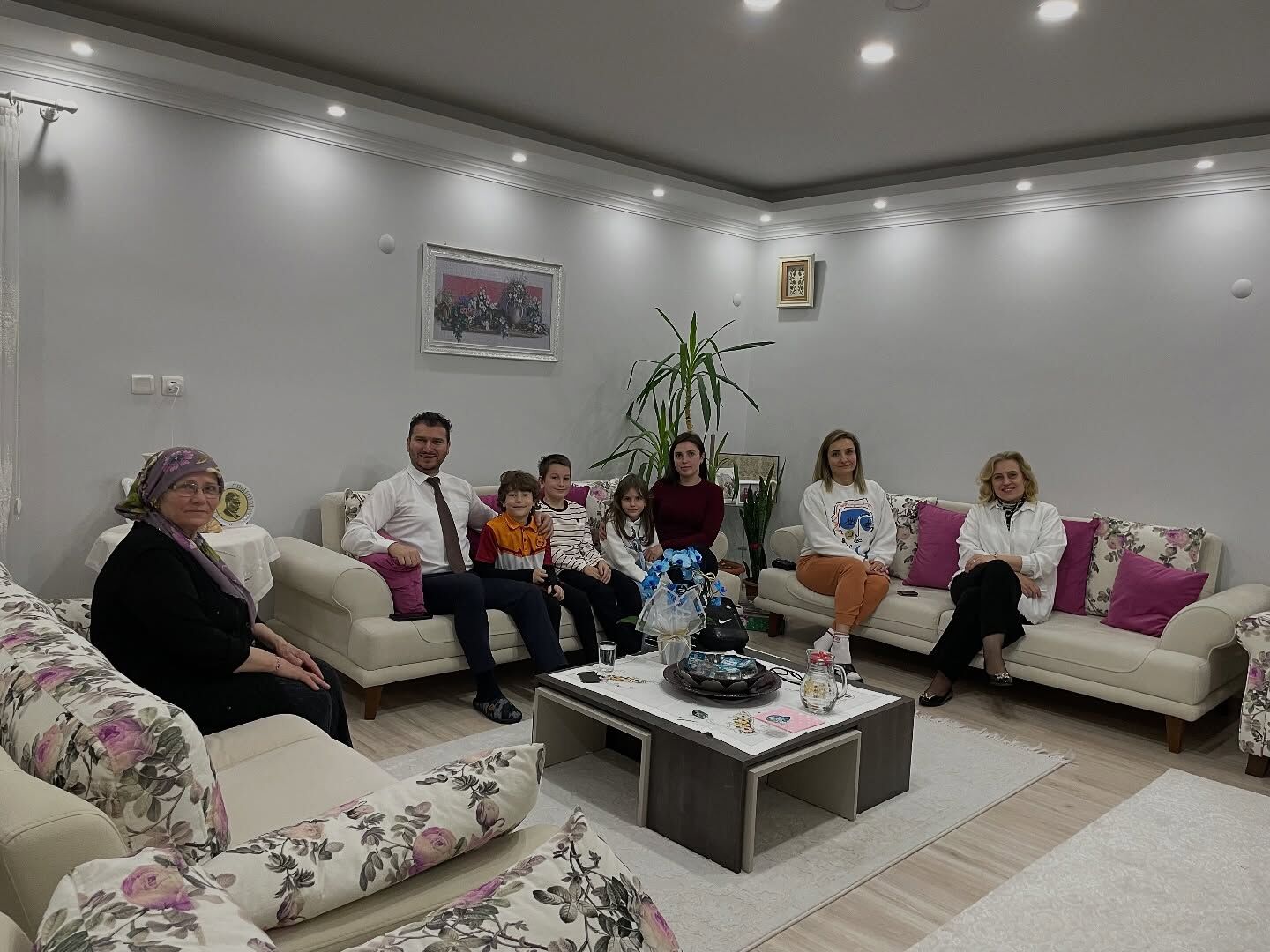 649225049 17952584787109197 3922959465593716969 N