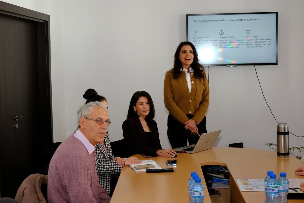 649667216 18146504566466359 9041577964433915288 N