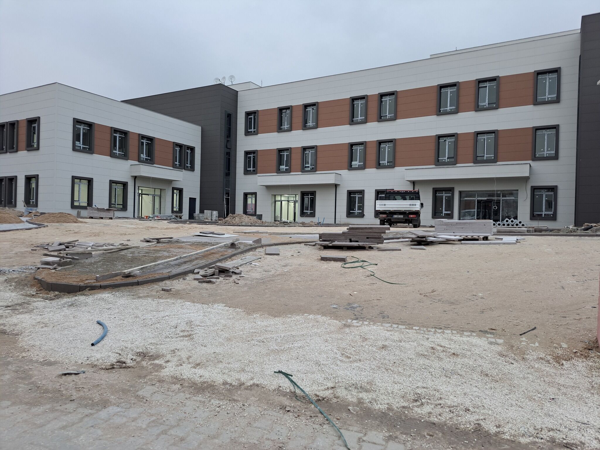 652001021 1498867368909557 3056960807861054381 N