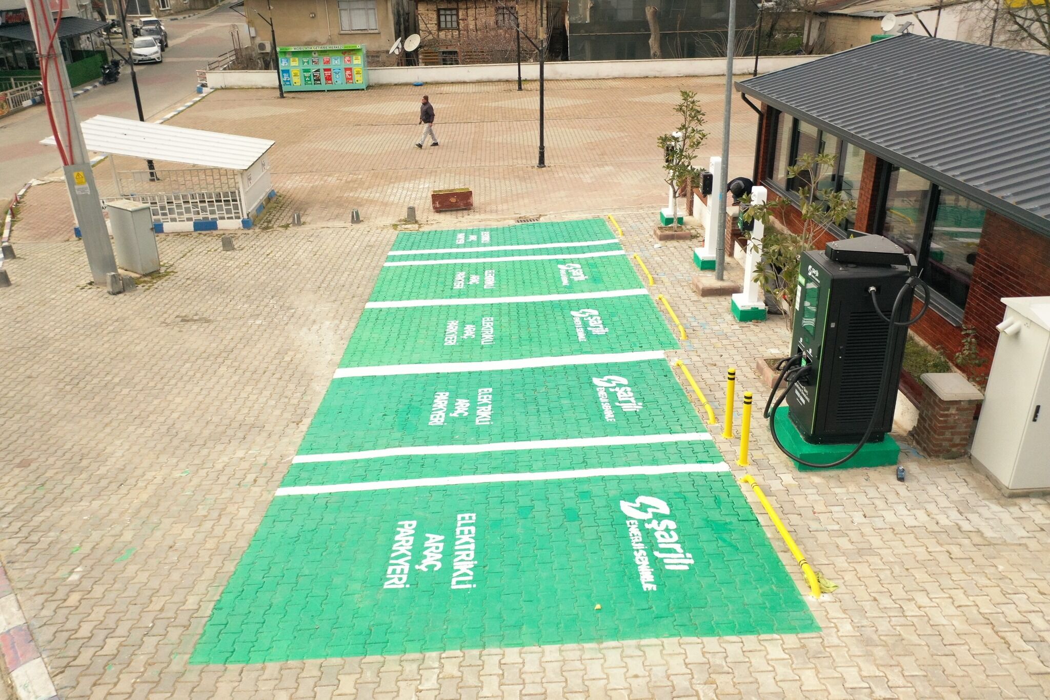 654451107 1782590726468832 1989991301274587903 N