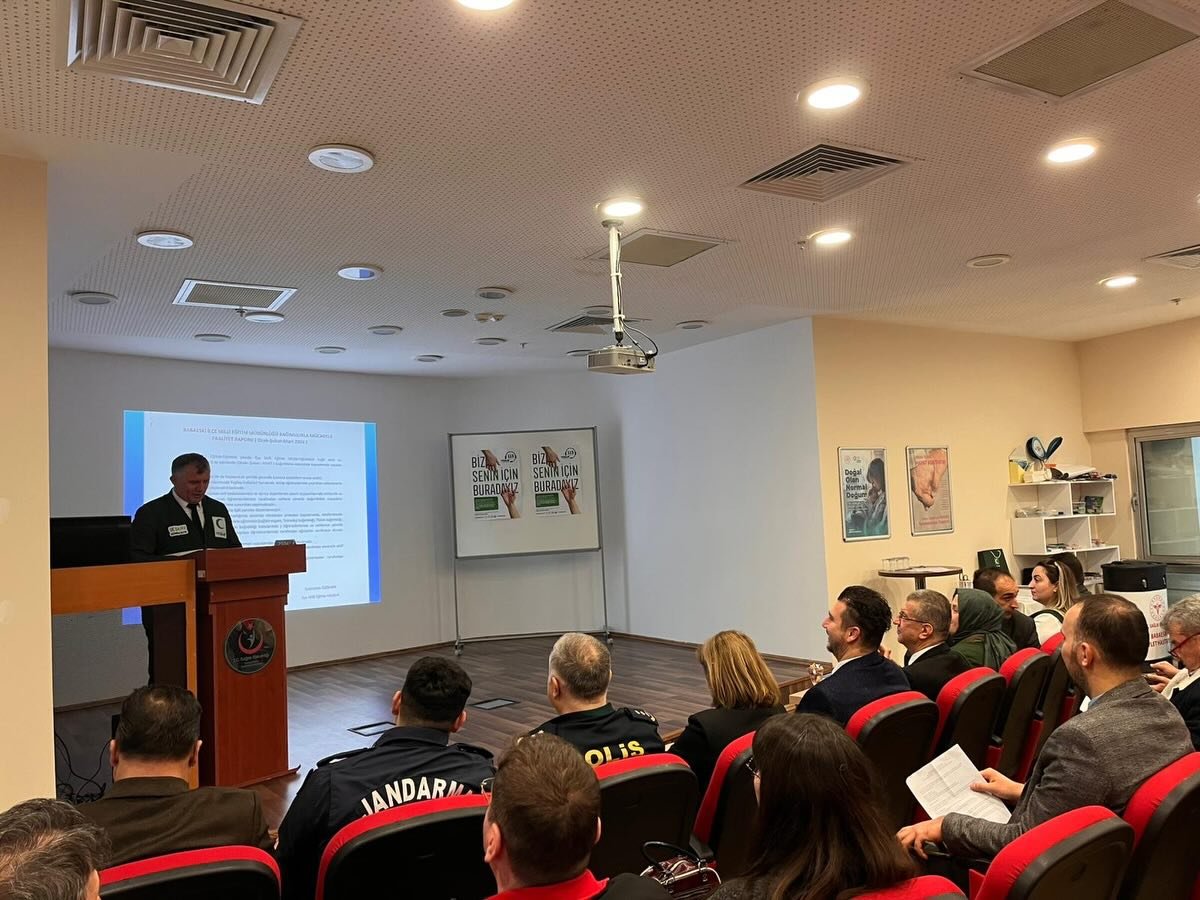 656494175 17957305095109197 3973414083929614408 N