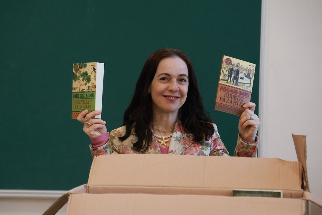 656628384 17957331138109197 8735147414121919216 N