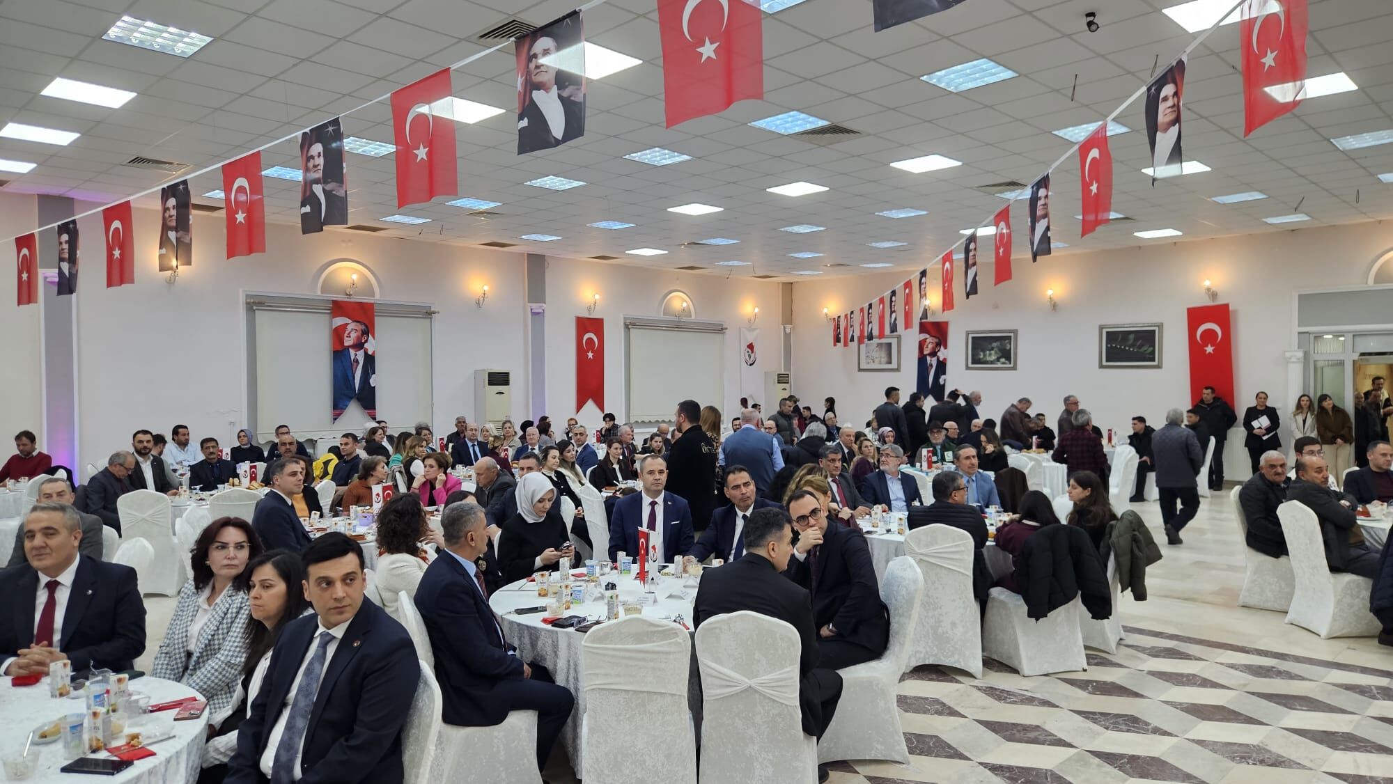 81Ad37C8 C1Bd 4933 8B3A F935Da6E9F53