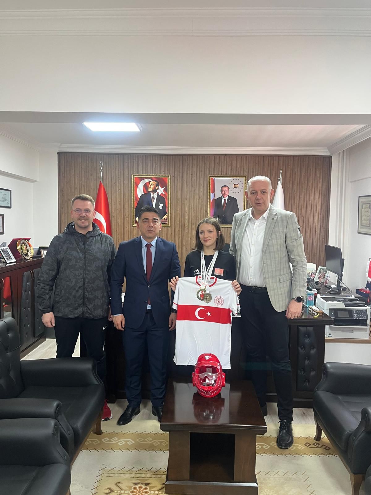 D3522Ede 8C9D 4986 Ac80 5E57E2141F80