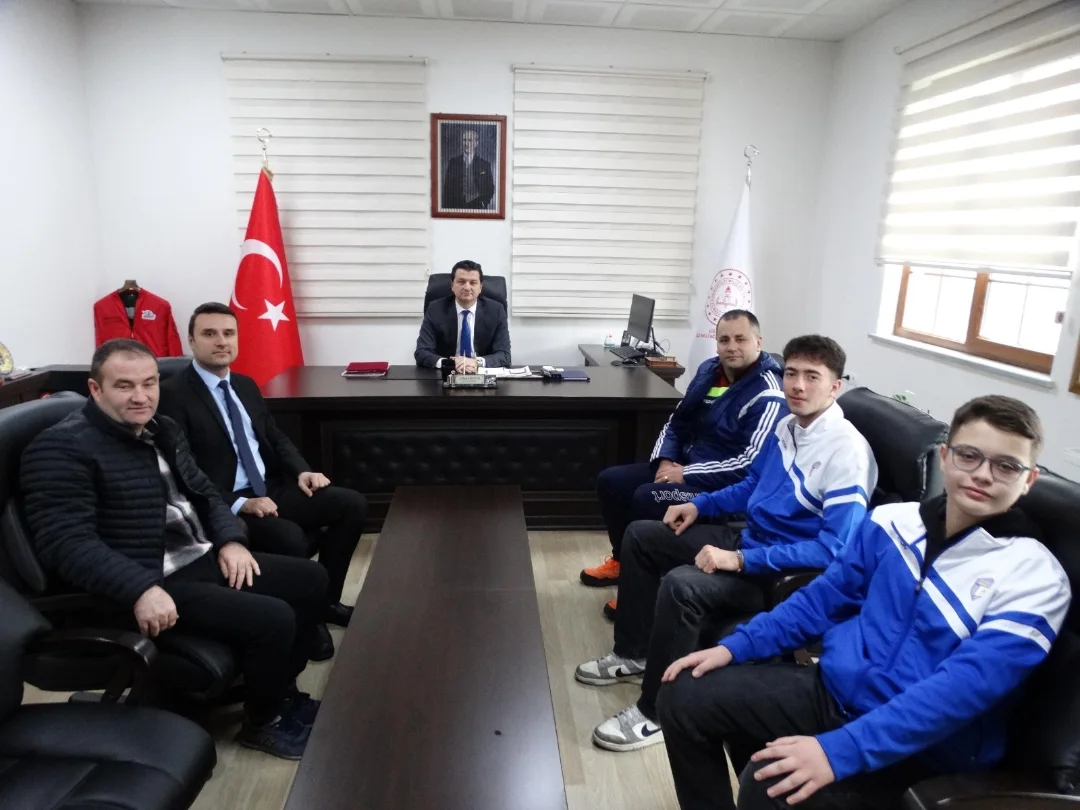 Kepirtepe Anadolu Lisesi Floor Curling Erkek Takımı Bölge Şampiyonu Oldu2025 2026 Okul Sporları