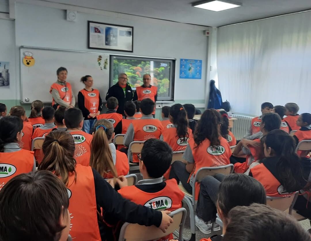 Okulumuzda Tema Vakfı Iş Birliğiyle 5A Ve 6A Sınıfı Öğrencilerimize Orman Ekosistemi Üzerine Far (5)