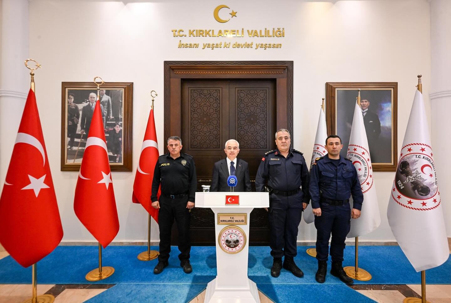 658832185 18195979672357661 1668326306642868054 N