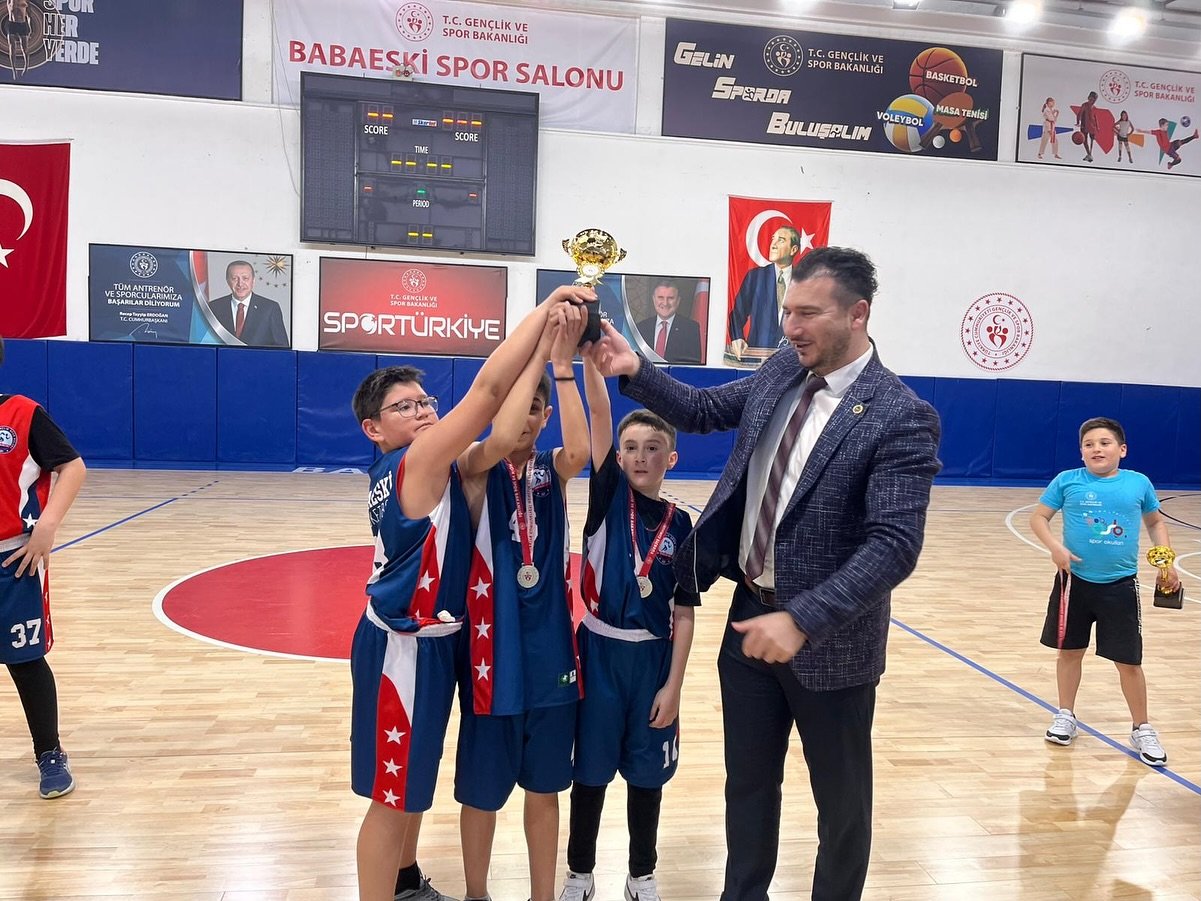 659147792 17958878907109197 9057240628192337806 N