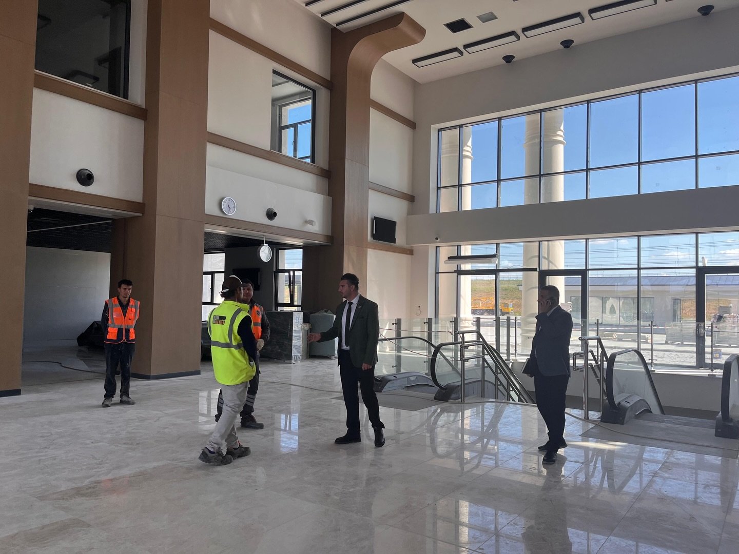 660087163 17964641205109197 2397754812640575231 N