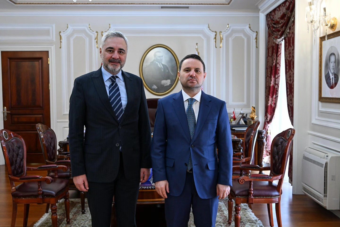 669828724 891251453943953 6365431575112705303 N