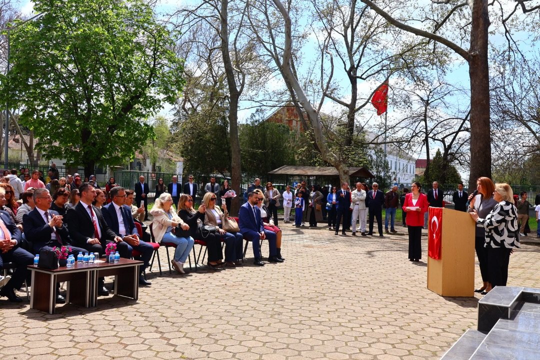 671852808 17964413526109197 2106499242305440483 N